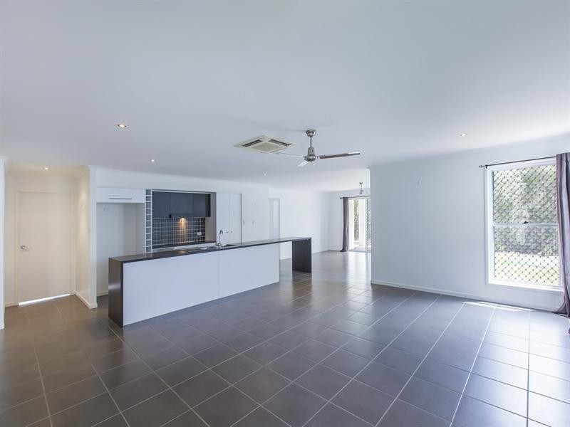 34 High Park Crescent, Little Mountain QLD 4551