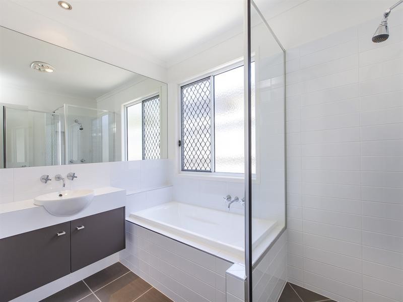 34 High Park Crescent, Little Mountain QLD 4551