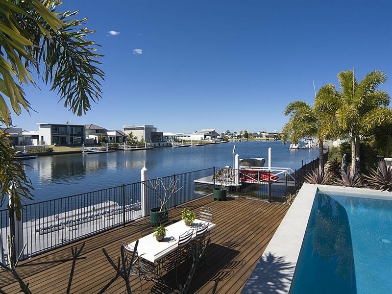 Unit 2 ‘Lebanna’ 3 Artunga Place, Pelican Waters QLD 4551