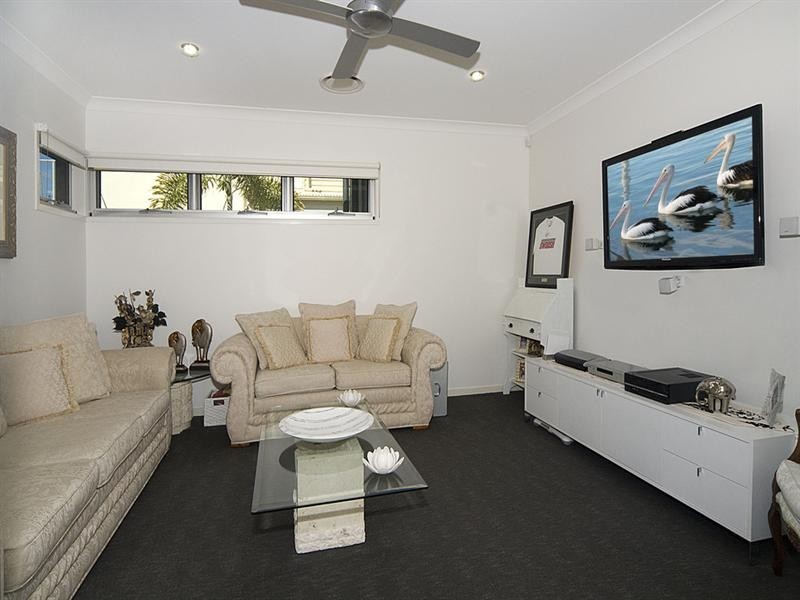 Unit 2 ‘Lebanna’ 3 Artunga Place, Pelican Waters QLD 4551