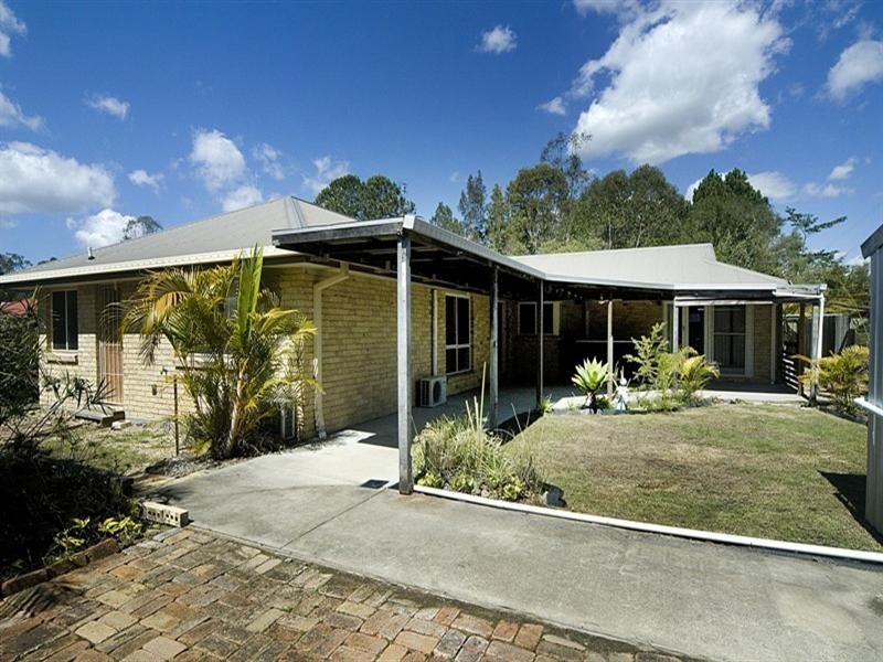 17 White Gums Street, Landsborough QLD 4550