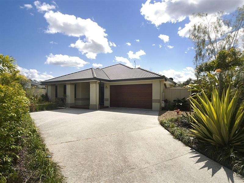 6 Maddock Avenue, Mooloolah Valley QLD 4553