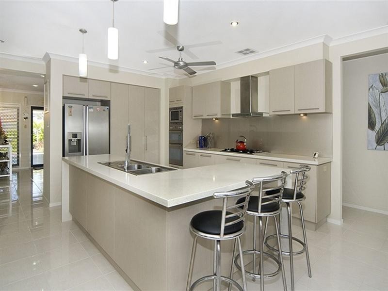 6 Maddock Avenue, Mooloolah Valley QLD 4553