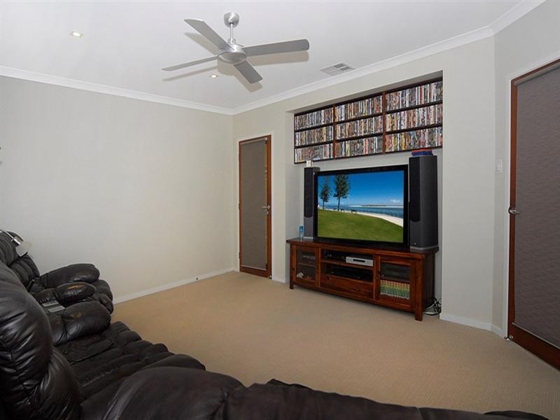 6 Maddock Avenue, Mooloolah Valley QLD 4553