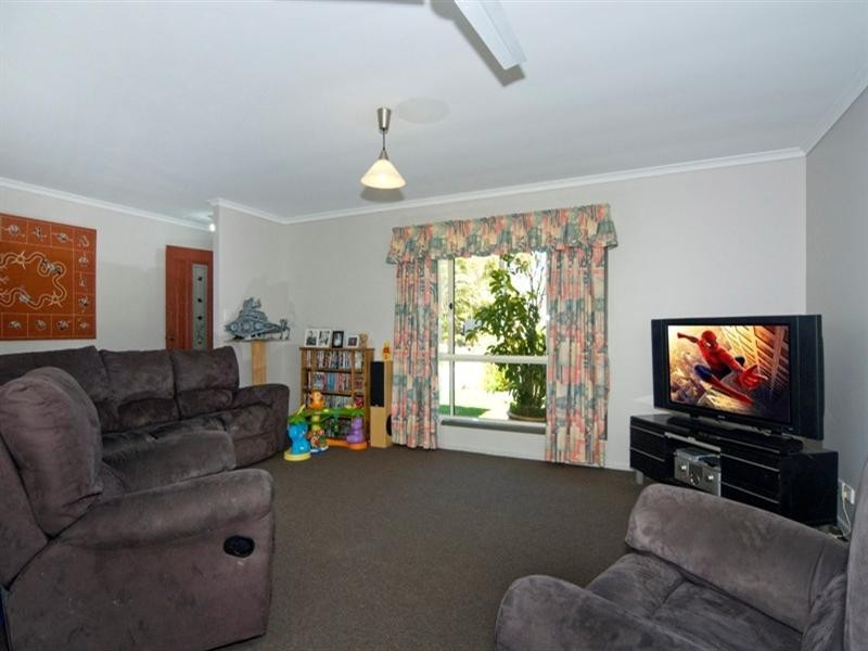 1 Rutherglen Court, Aroona QLD 4551