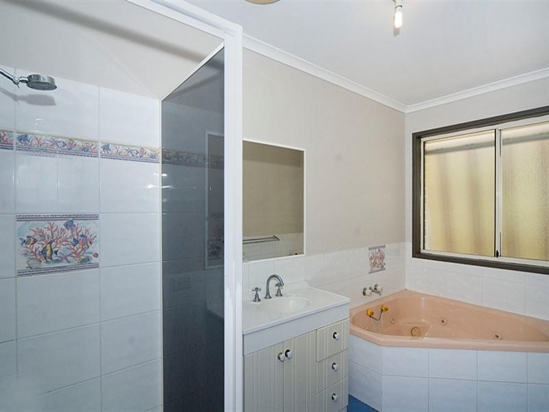 1 Rutherglen Court, Aroona QLD 4551