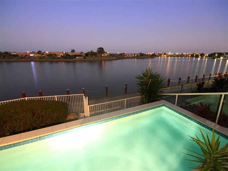 6 Teneriffe Court, Kawana Island QLD 4575