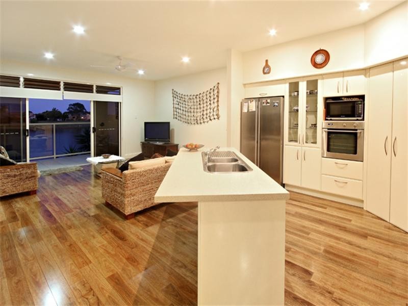 6 Teneriffe Court, Kawana Island QLD 4575