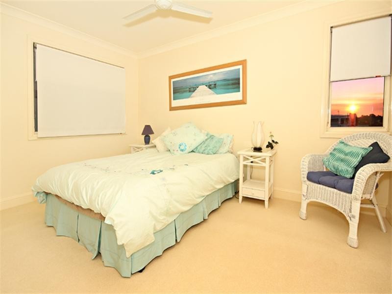 6 Teneriffe Court, Kawana Island QLD 4575