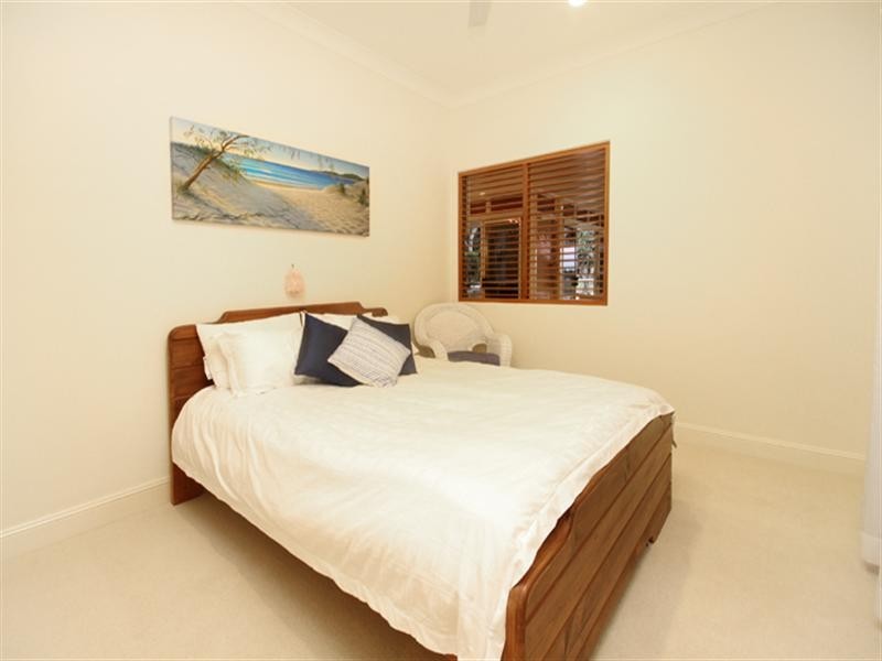6 Teneriffe Court, Kawana Island QLD 4575