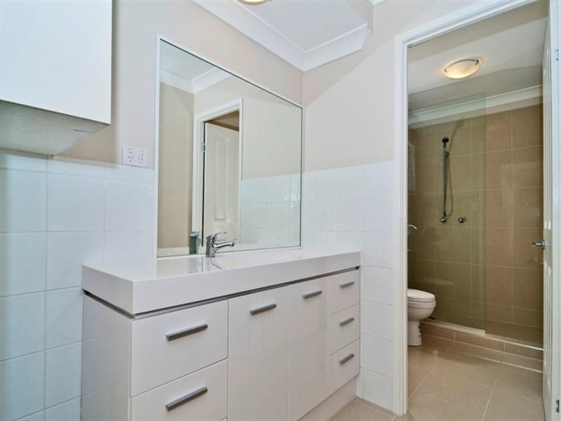 10 Graham Drive, Landsborough QLD 4550