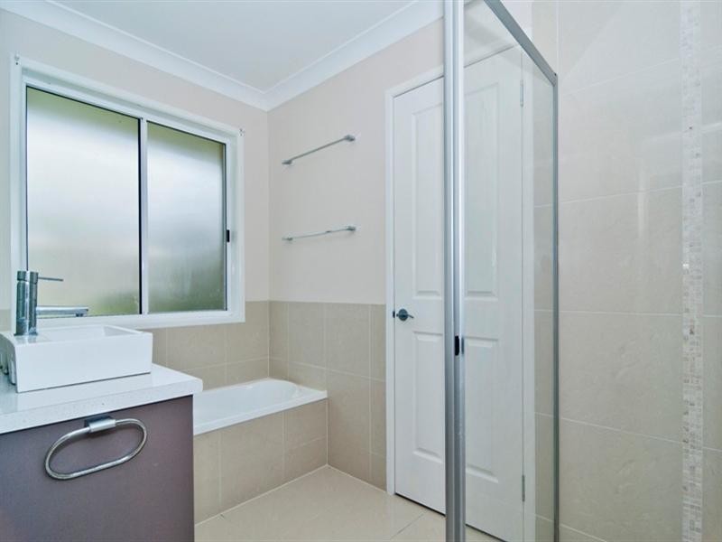 10 Graham Drive, Landsborough QLD 4550