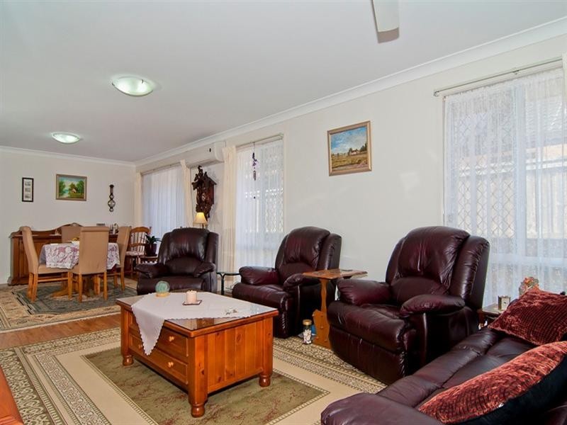 17 Andrew Avenue, Little Mountain QLD 4551