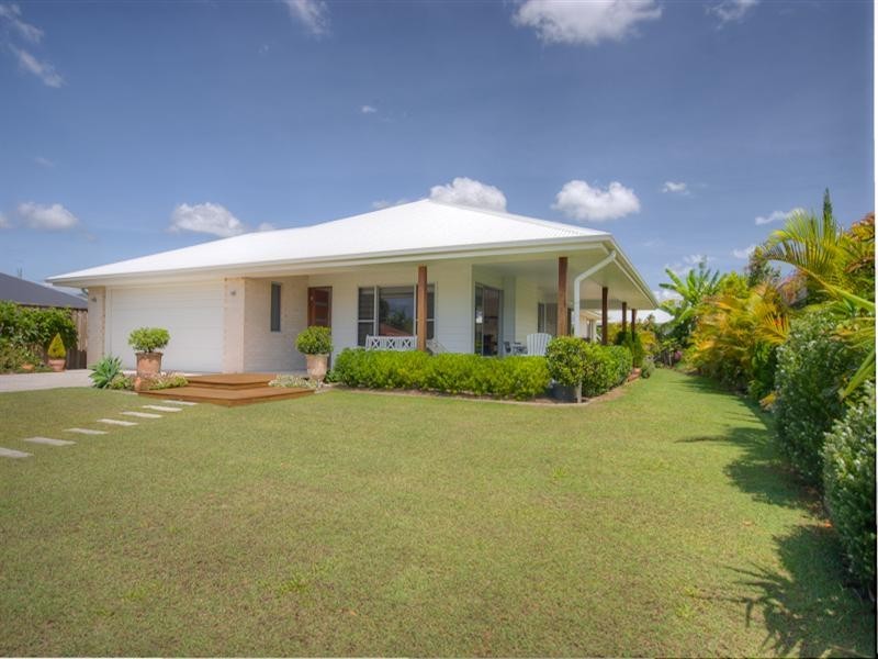 20 St. Pauls Avenue, Pelican Waters QLD 4551