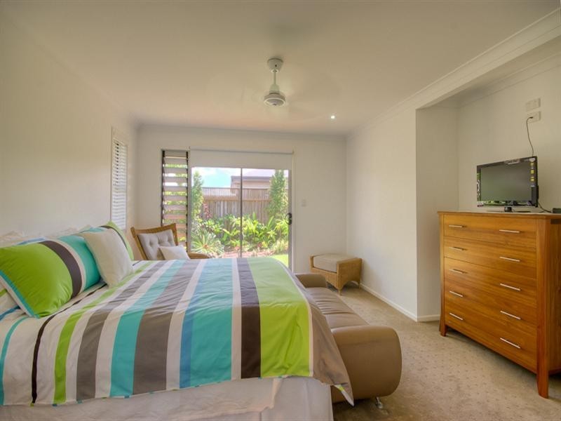 20 St. Pauls Avenue, Pelican Waters QLD 4551