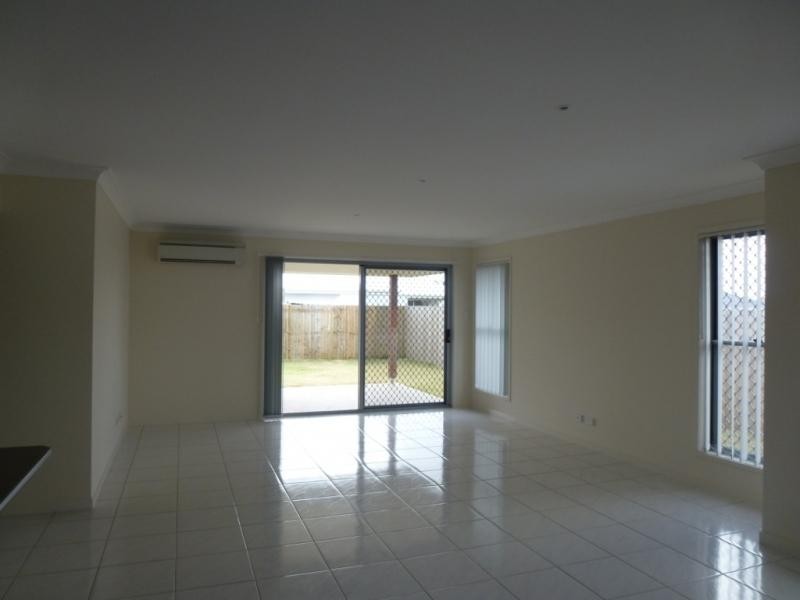 16 Sunrise Terrace, Little Mountain QLD 4551