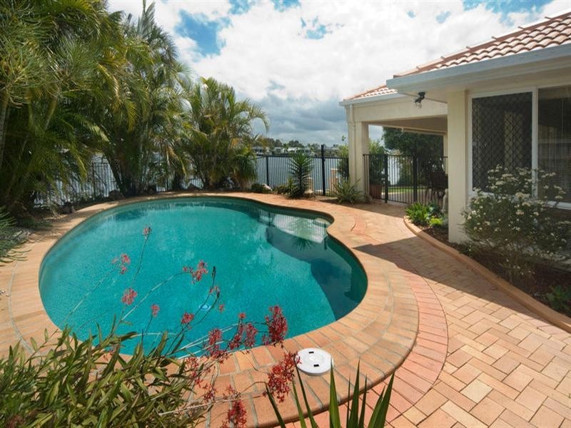 2 Cowiebank Place, Pelican Waters QLD 4551