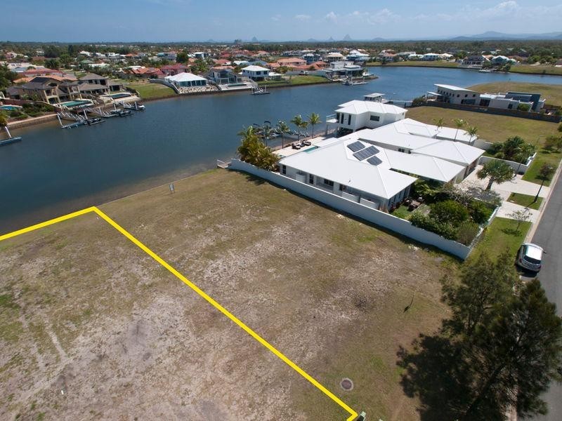 3 Sea Glint Place, Pelican Waters QLD 4551