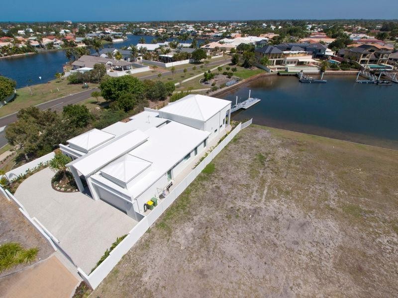 3 Sea Glint Place, Pelican Waters QLD 4551