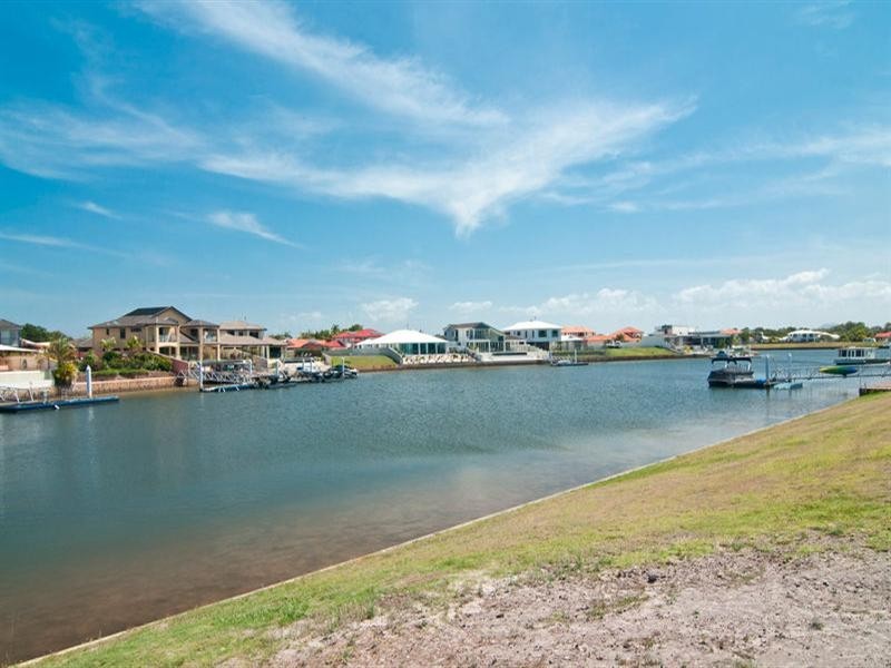 3 Sea Glint Place, Pelican Waters QLD 4551