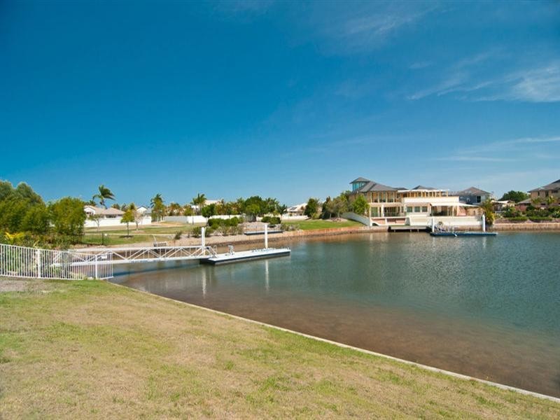 3 Sea Glint Place, Pelican Waters QLD 4551