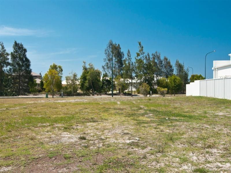 3 Sea Glint Place, Pelican Waters QLD 4551