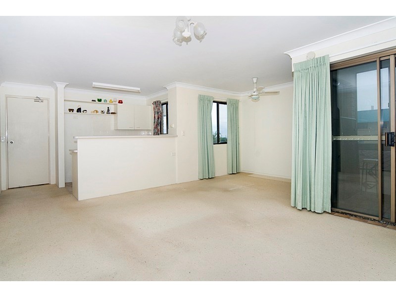 2/14 Dingle Avenue, Kings Beach QLD 4551