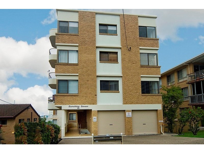 2/14 Dingle Avenue, Kings Beach QLD 4551