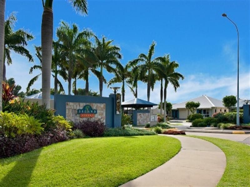 122/2 Grand Parade, Kawana Island QLD 4575