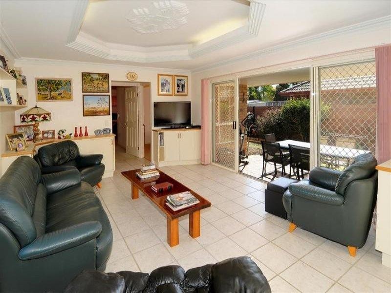 6 Bellevue Drive, Little Mountain QLD 4551