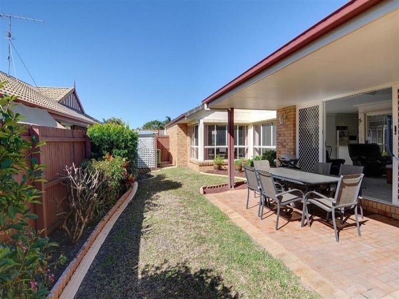 6 Bellevue Drive, Little Mountain QLD 4551