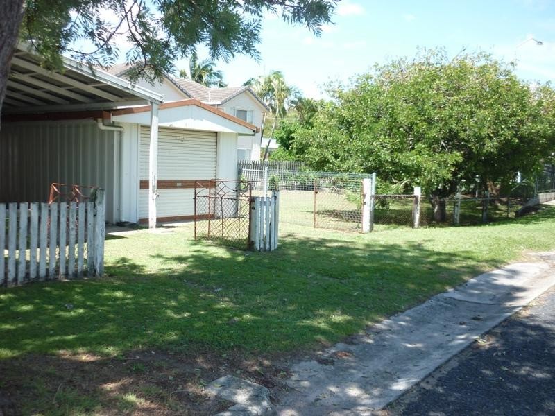 2 Kitchener Street, Golden Beach QLD 4551