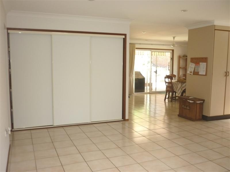 8 Flamingo Street, Little Mountain QLD 4551