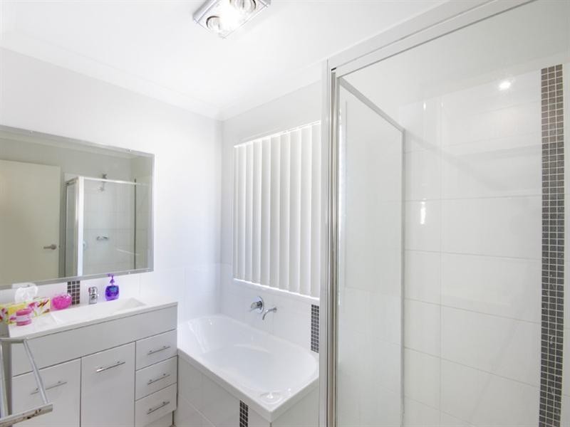 2 Little Tree Lane, Little Mountain QLD 4551