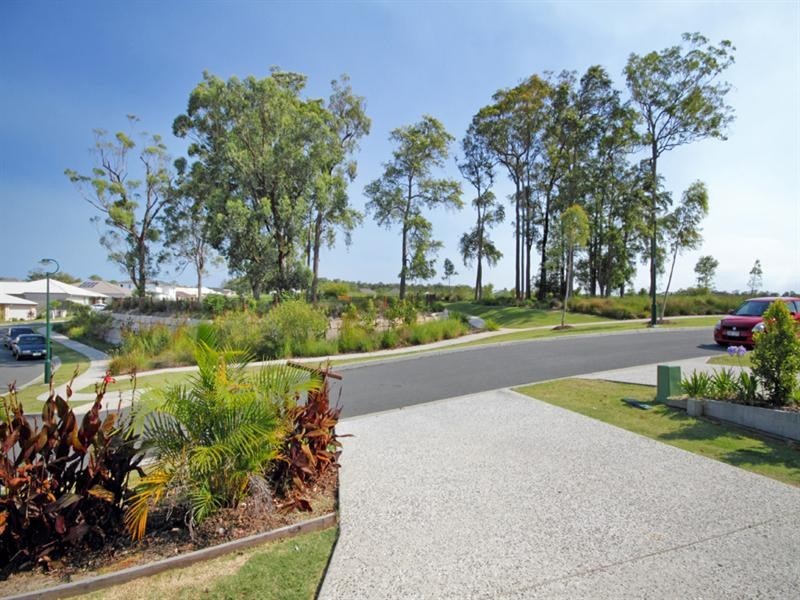 2 Little Tree Lane, Little Mountain QLD 4551