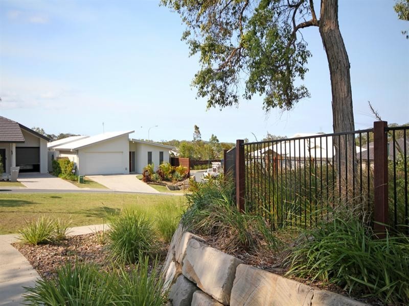 2 Little Tree Lane, Little Mountain QLD 4551