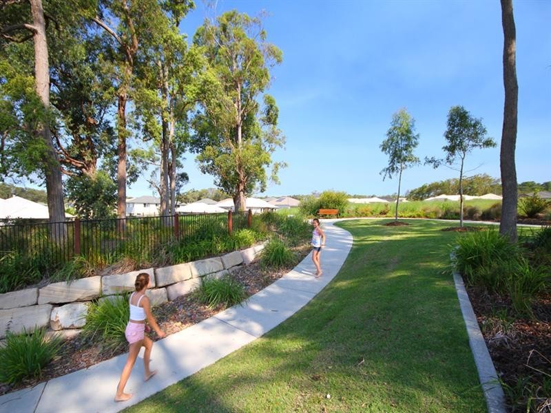 2 Little Tree Lane, Little Mountain QLD 4551