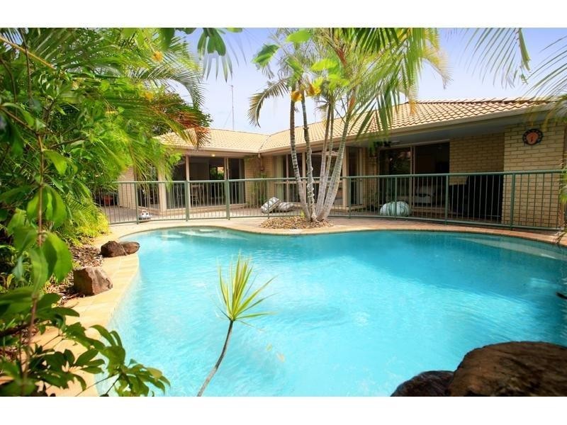 11 beachcomber Court, Bokarina QLD 4575