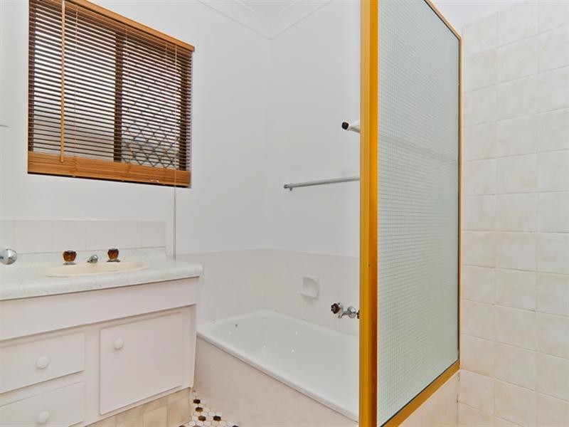 112 Coronation Avenue, Golden Beach QLD 4551