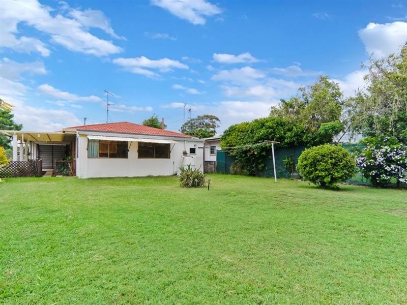112 Coronation Avenue, Golden Beach QLD 4551