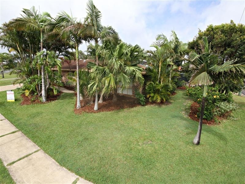 2 Peacock Crescent, Bokarina QLD 4575