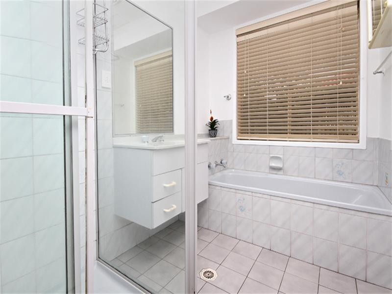 2 Peacock Crescent, Bokarina QLD 4575