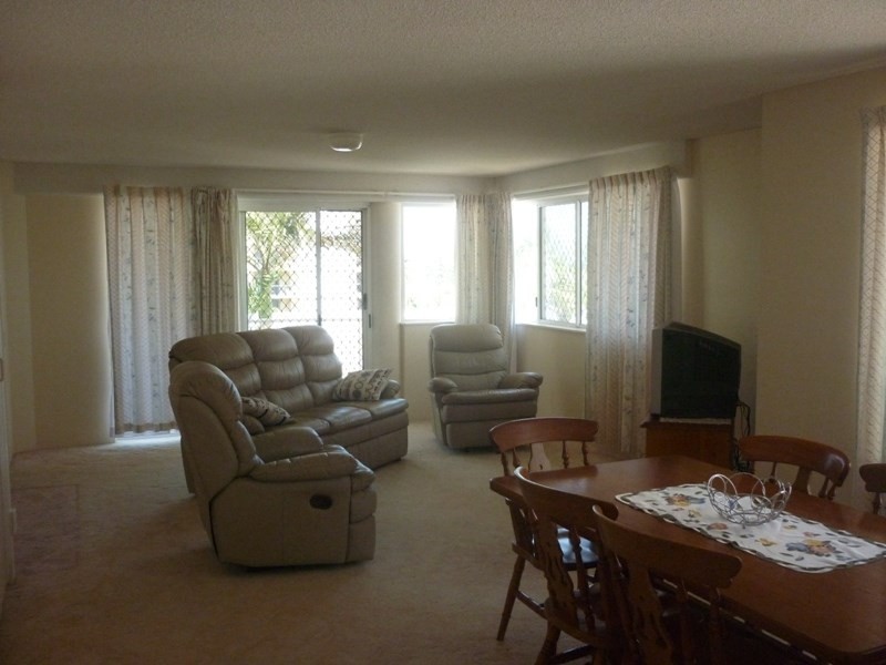 4/3 Latona Avenue, Caloundra QLD 4551