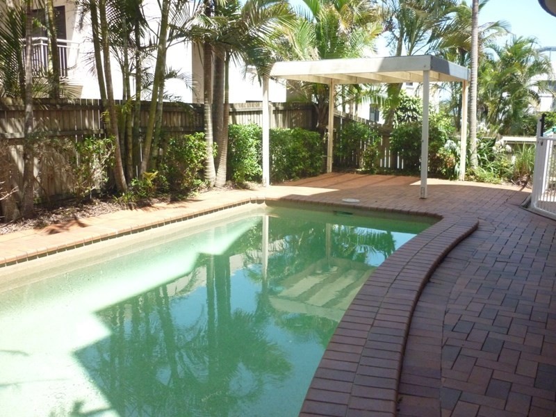 4/3 Latona Avenue, Caloundra QLD 4551