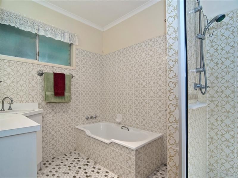 12 Oxley Street, Golden Beach QLD 4551