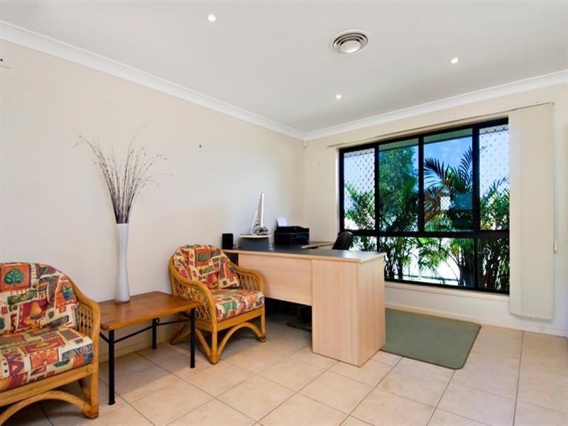 5 Tulipoak Court, Little Mountain QLD 4551