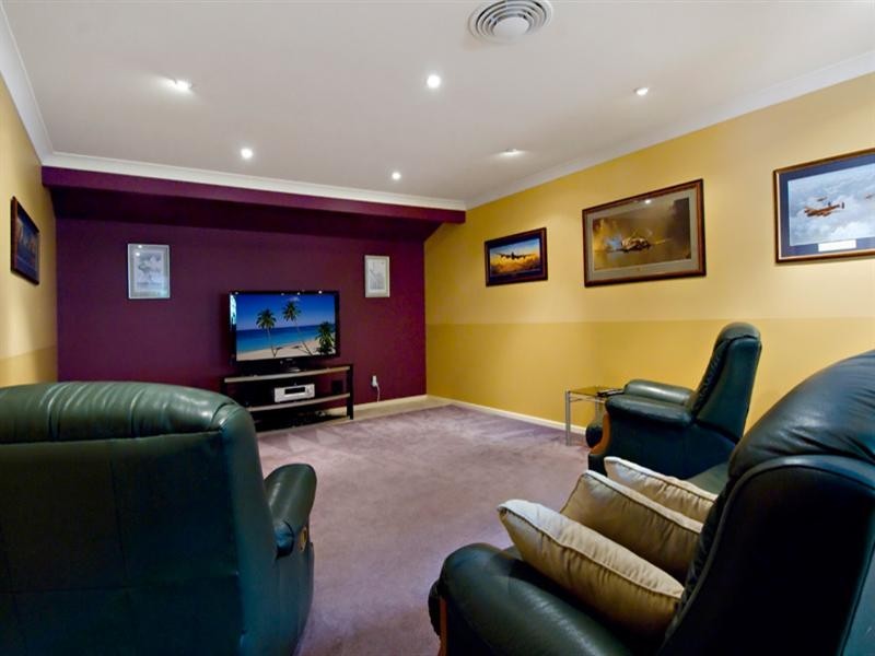 5 Tulipoak Court, Little Mountain QLD 4551