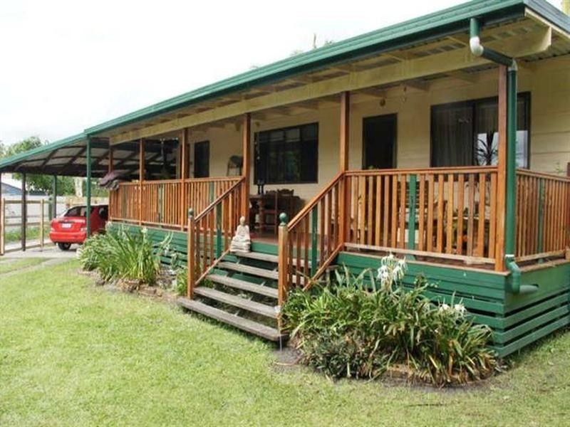 6 Montrose Street, Beerwah QLD 4519