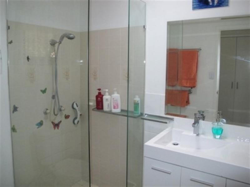 184/2 Melody Court, Warana QLD 4575