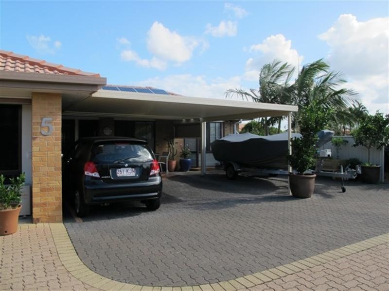 5/10 Melody Court, Warana QLD 4575